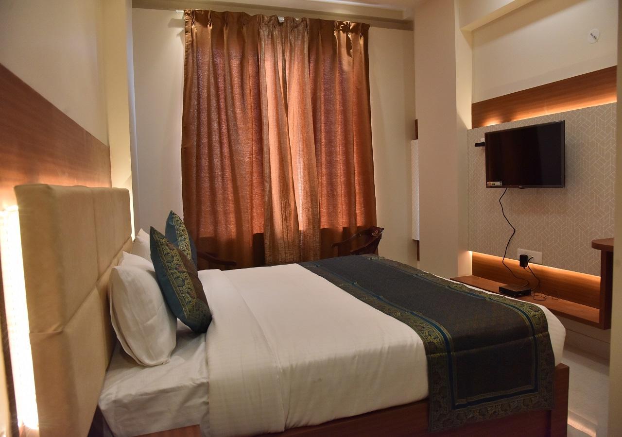 Hotel Rk Grand Варанаси Экстерьер фото