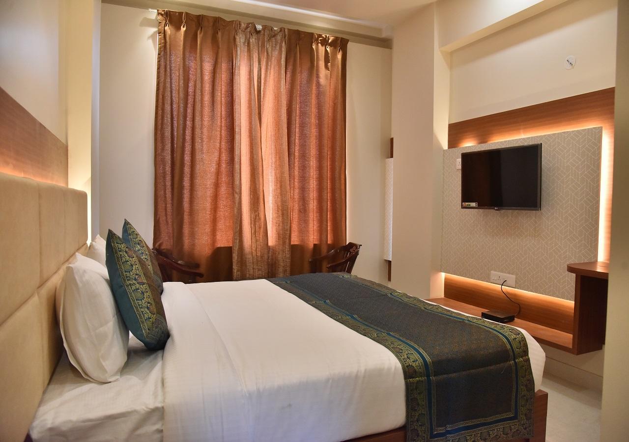 Hotel Rk Grand Варанаси Экстерьер фото