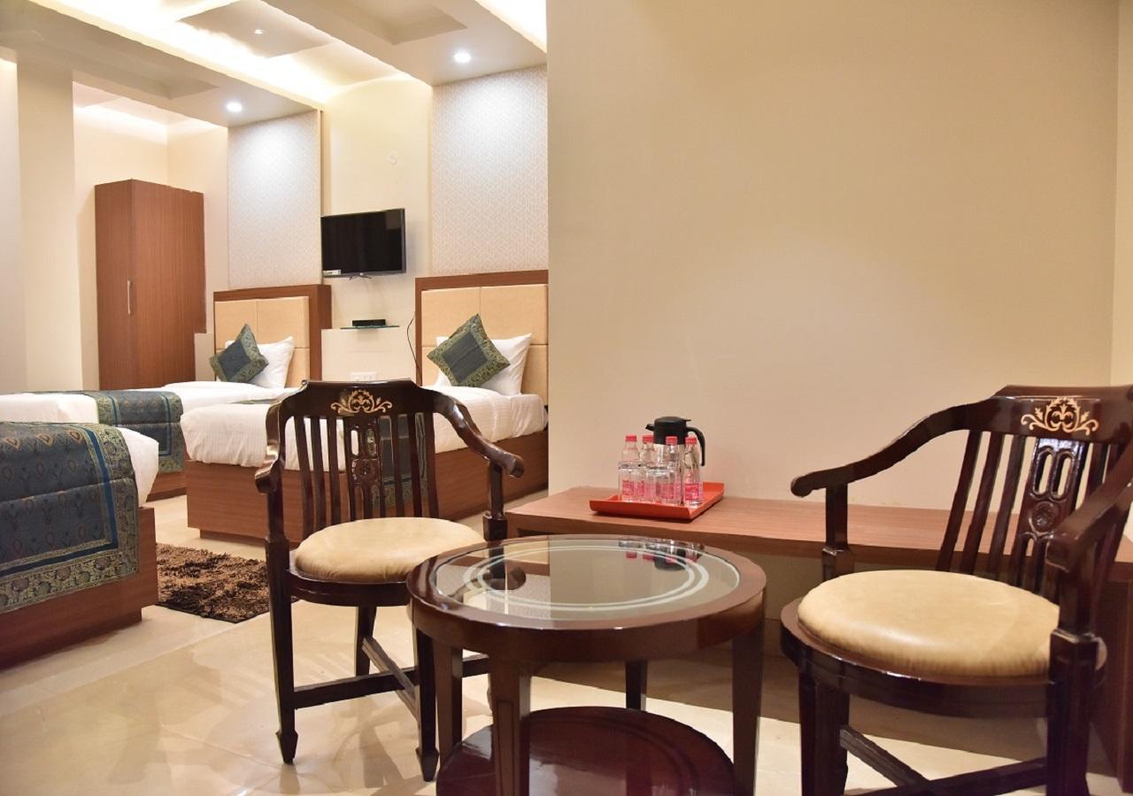Hotel Rk Grand Варанаси Экстерьер фото