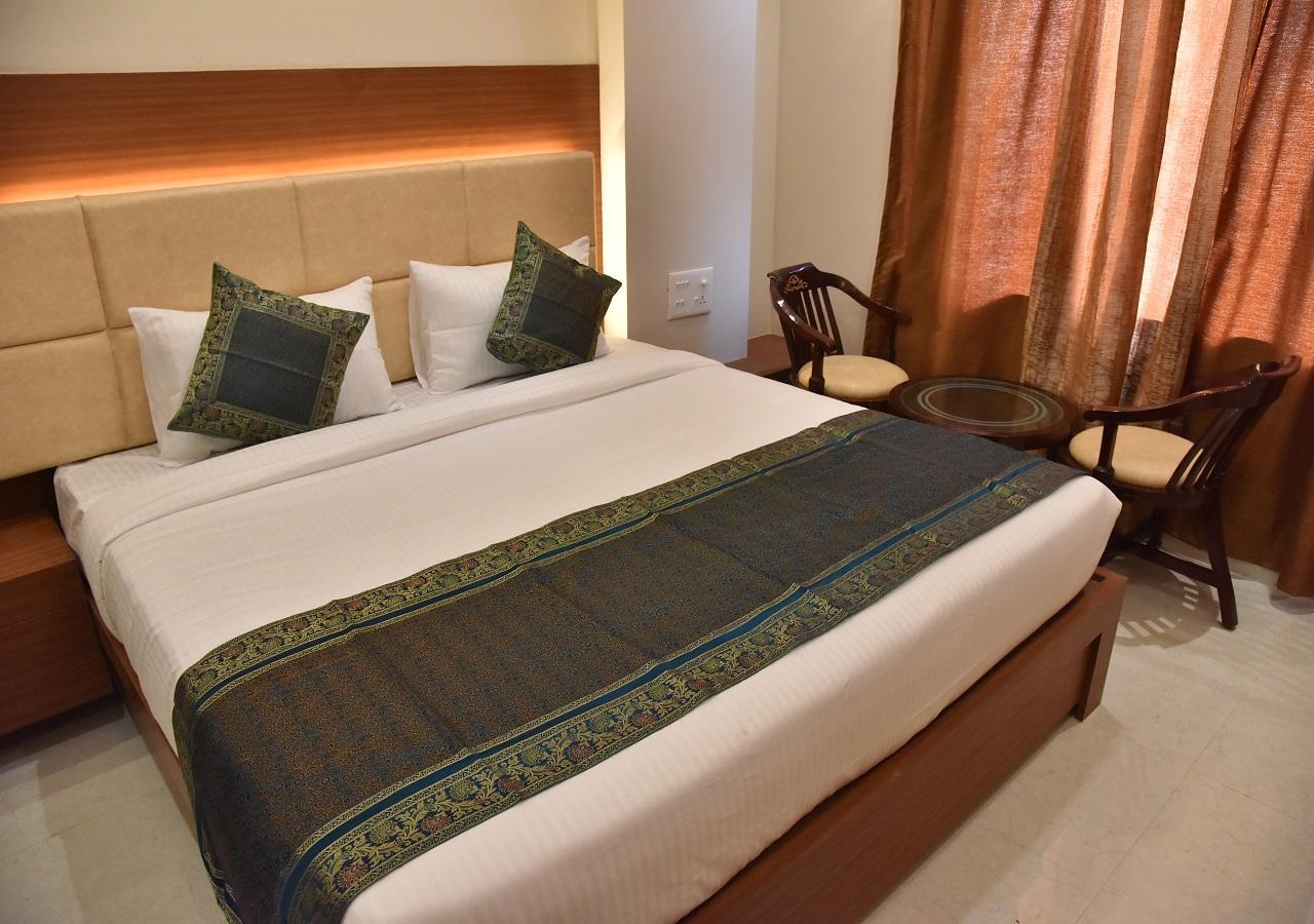 Hotel Rk Grand Варанаси Экстерьер фото
